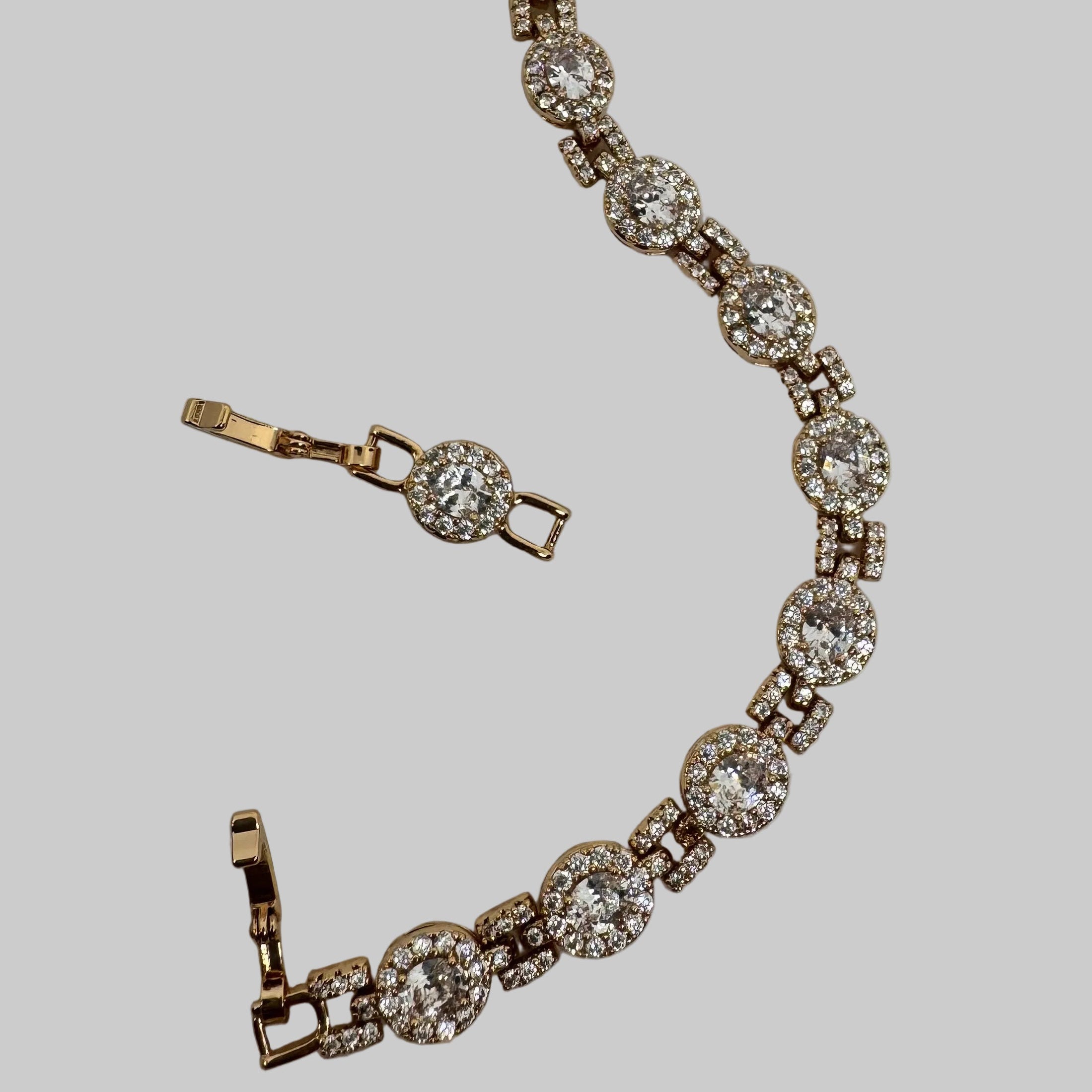 Celestial Oval Gem Link Bracelet with Extender – 18K Gold Plated