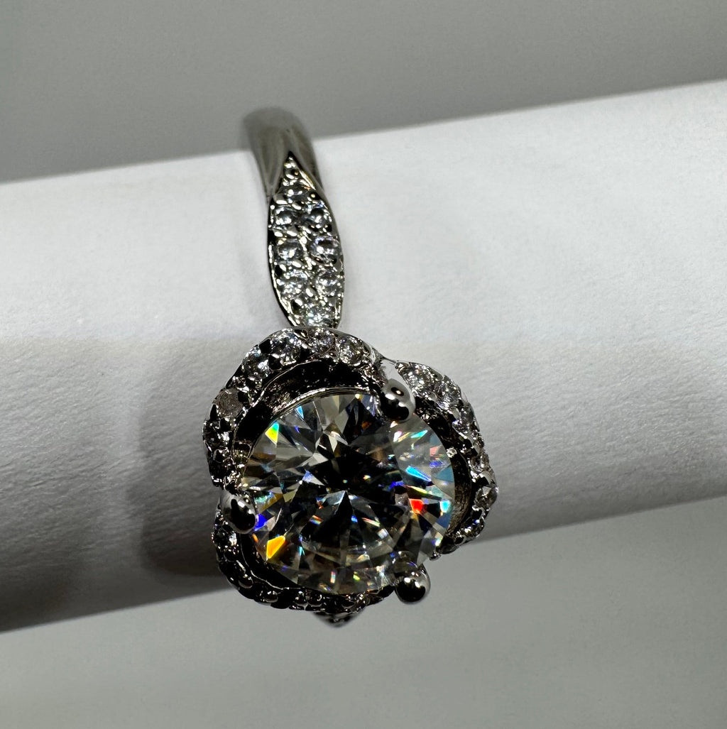 “The Antique Halo” 1Carat Lab-Grown Moissanite Ring – 18K White Gold Plated