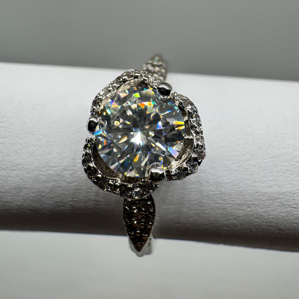 “The Antique Halo” 1Carat Lab-Grown Moissanite Ring – 18K White Gold Plated