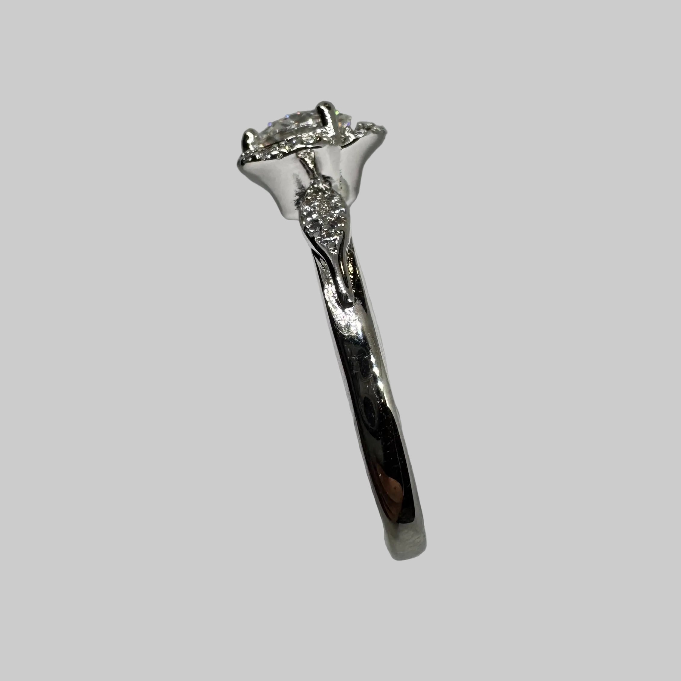 “The Antique Halo” 1Carat Lab-Grown Moissanite Ring – 18K White Gold Plated