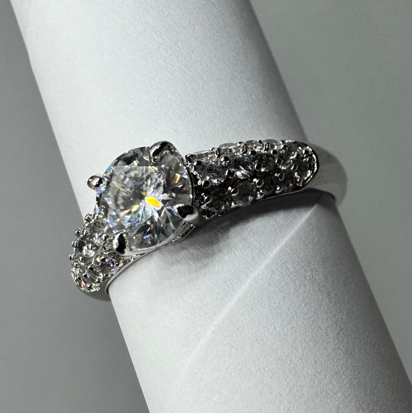 “The Eternity Halo” 1Carat Lab-Grown Moissanite Ring – 18K White Gold Plated