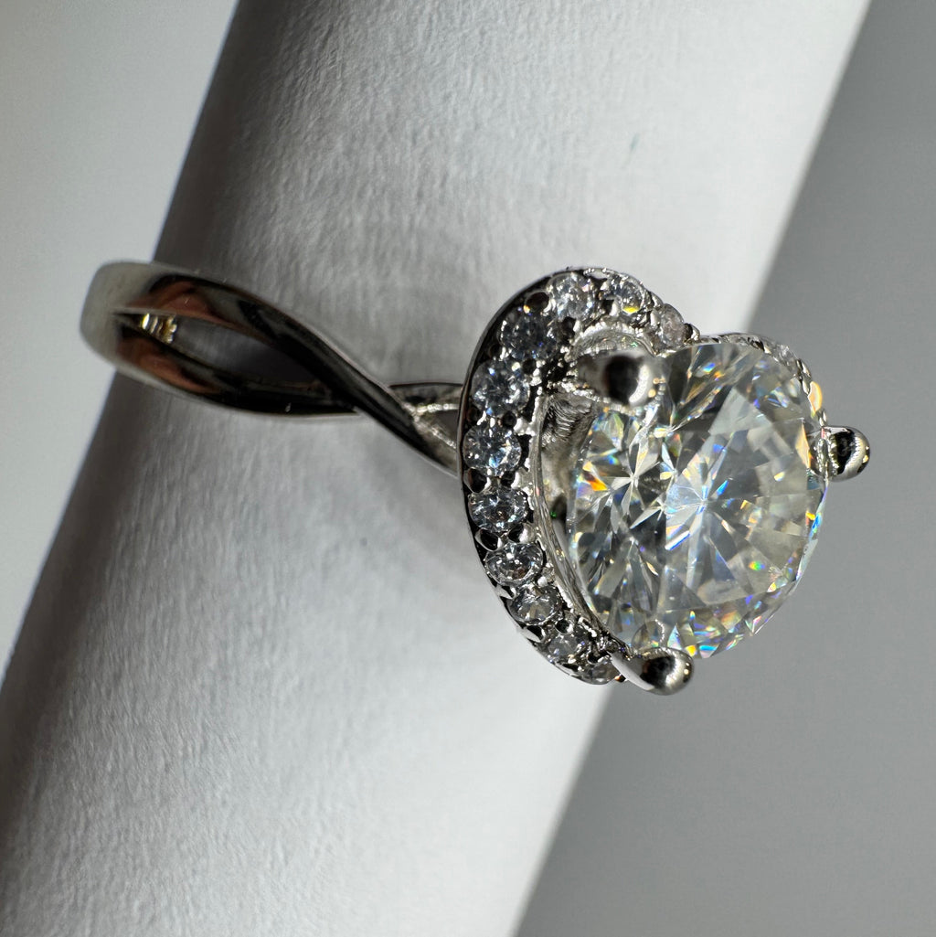 “The Heart Blind “ 1Carat Lab-Grown Moissanite Ring – 18K White Gold Plated