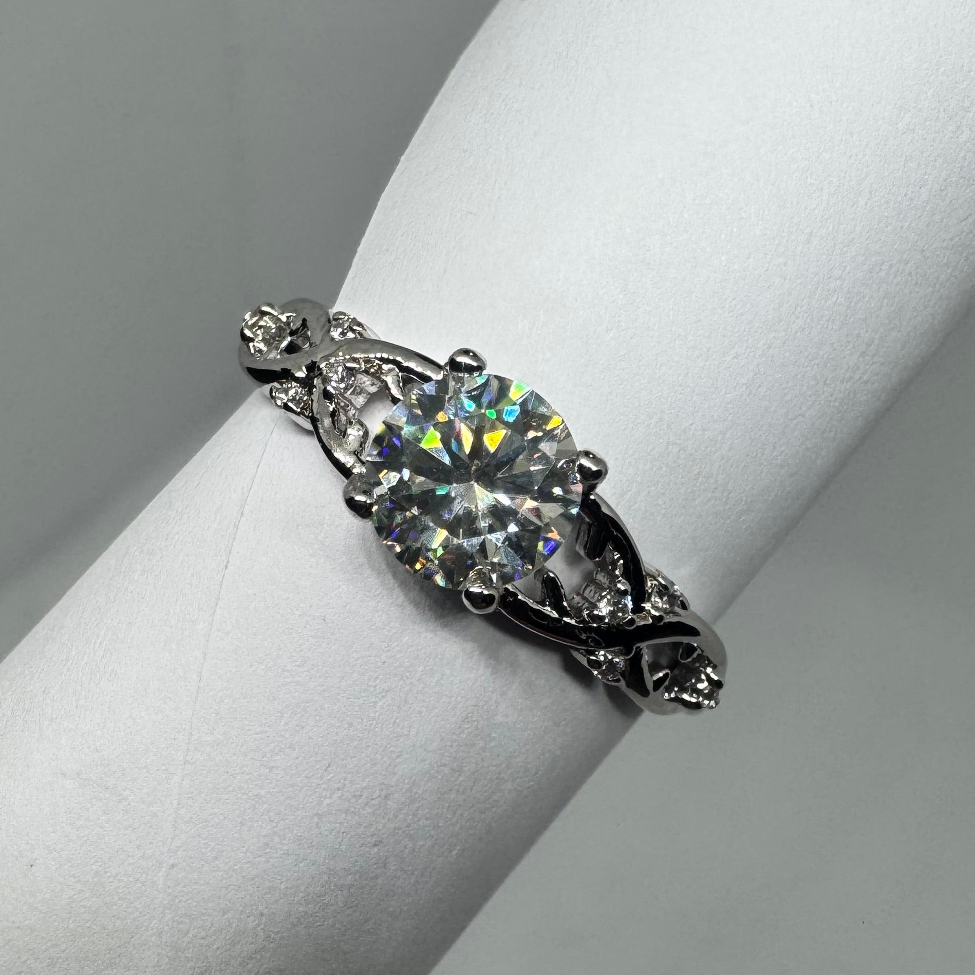 “The Leaf Halo” 1Carat Lab-Grown Moissanite Ring – 18K White Gold Plated